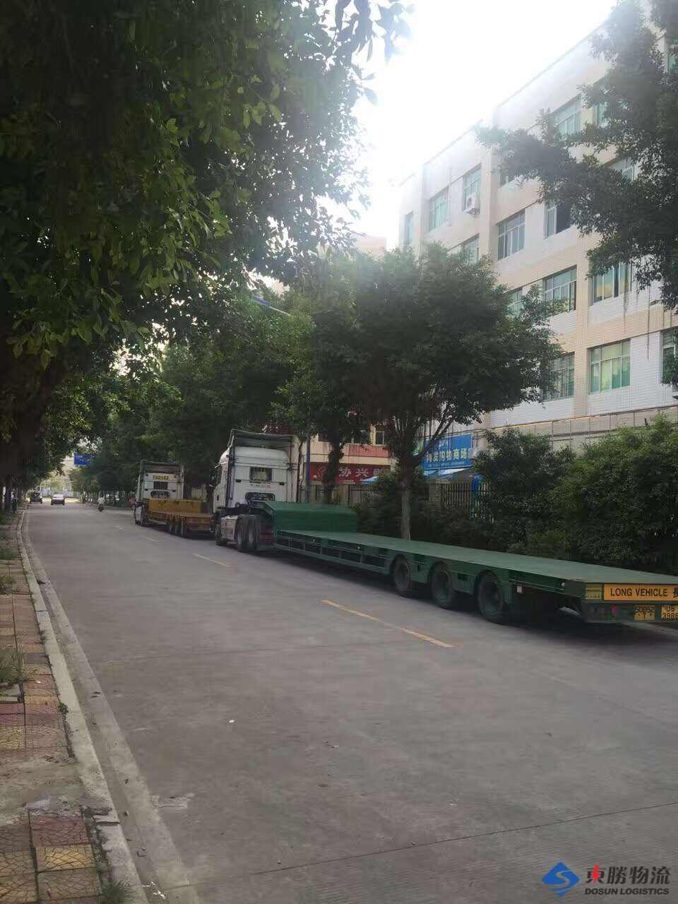 超長(zhǎng)平板車(chē)