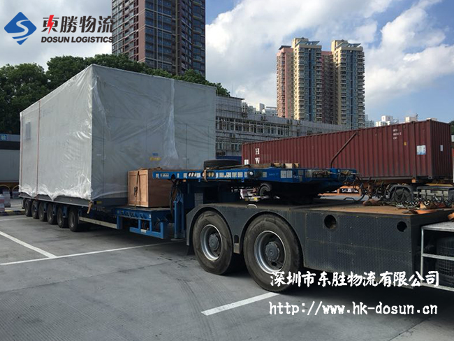 深圳到香港運(yùn)輸，大件運(yùn)輸或者危險(xiǎn)品運(yùn)輸，辛苦了，司機(jī)大哥！深圳到香港物流,香港深圳貨運(yùn)運(yùn)輸,深圳香港進(jìn)出口,深港物流專線,中港物流,東勝物流集團(tuán)-深圳市東勝物流有限公司