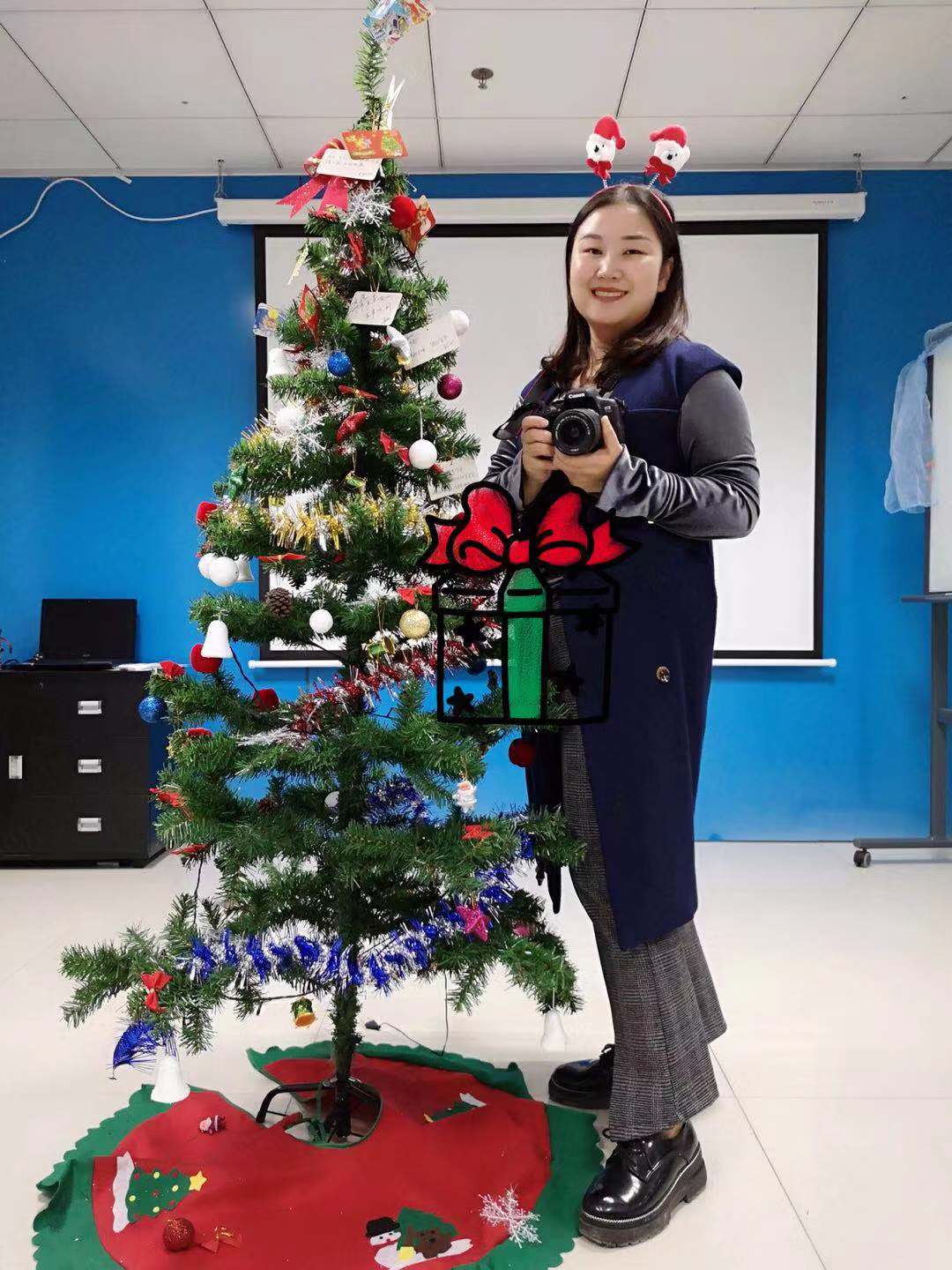 東勝物流--祝您元旦快樂！深圳到香港物流,香港物流專線,深圳香港進(jìn)出口,中港物流,香港深圳貨運(yùn)運(yùn)輸_深圳市東勝物流有限公司