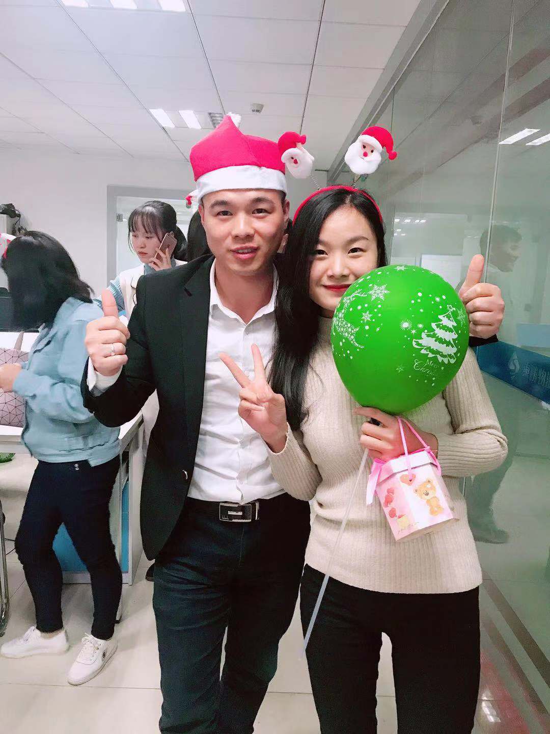 東勝物流--祝您元旦快樂！深圳到香港物流,香港物流專線,深圳香港進(jìn)出口,中港物流,香港深圳貨運(yùn)運(yùn)輸_深圳市東勝物流有限公司