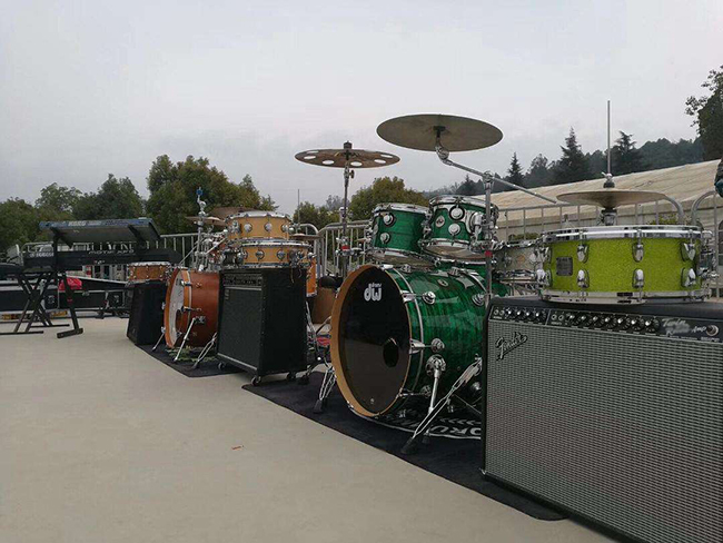 演唱會(huì)周邊設(shè)備物流到香港；深圳到香港物流-香港物流專線-中港貨運(yùn)物流運(yùn)輸專線-佛山到香港物流專線-一般貿(mào)易進(jìn)出口報(bào)關(guān)代理-倉(cāng)儲(chǔ)配送-深圳市東勝物流有限公司