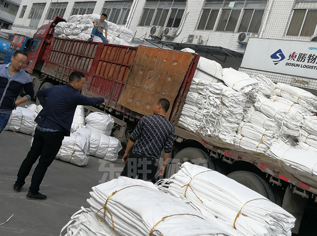 機器零配件香港進口報關需注意哪些？深圳到香港物流-香港物流專線-中港貨運物流運輸專線-佛山到香港物流專線-一般貿(mào)易進出口報關代理-倉儲配送-深圳市東勝物流有限公司