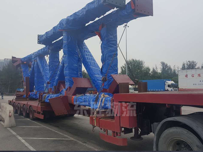 超長、超寬、超高貨物運輸?shù)桨拈T，澳門矮排車運輸案例圖