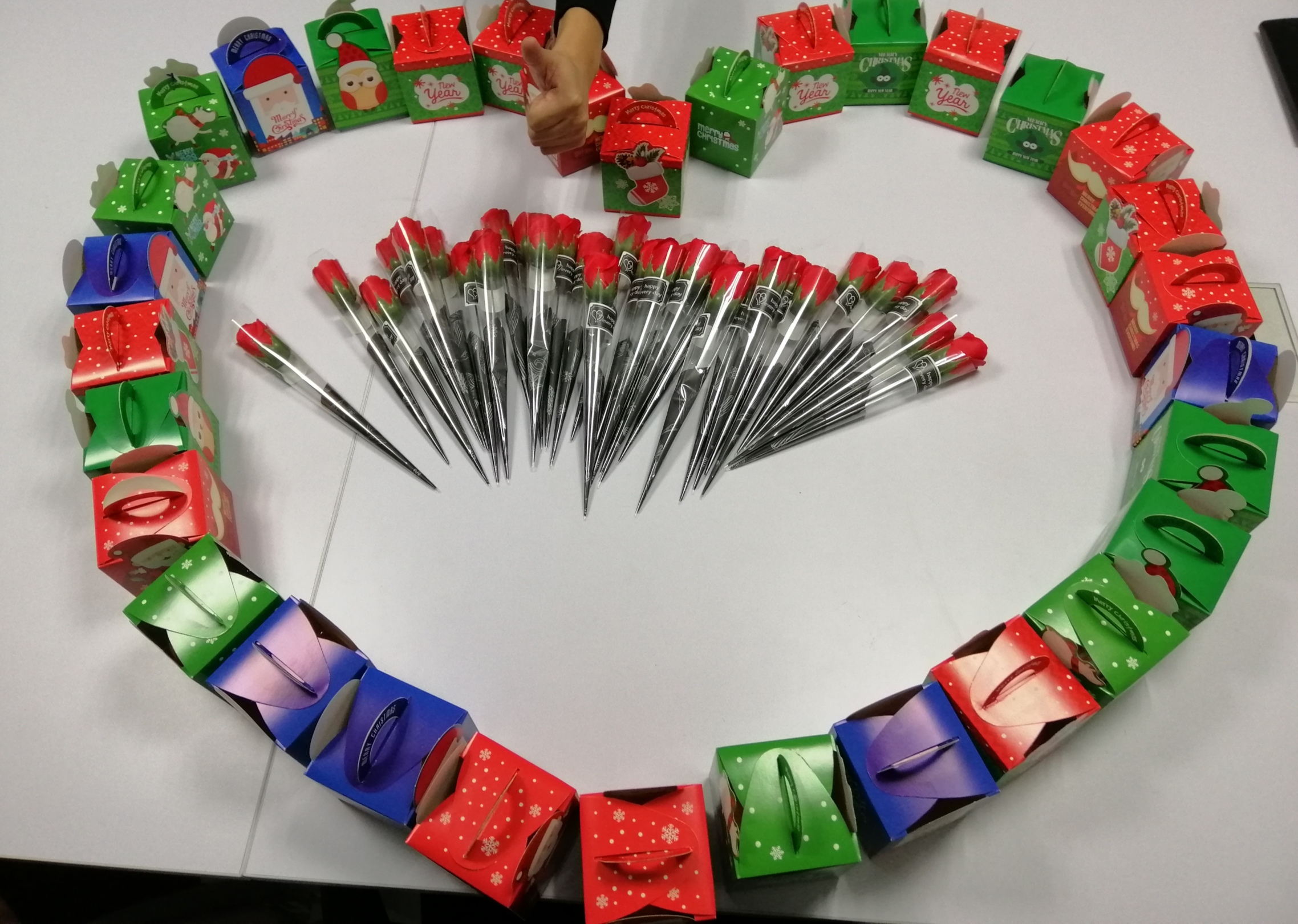 東勝物流，平安夜、圣誕節(jié)禮品發(fā)放通知：