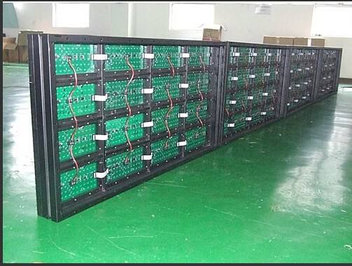 大型LED，光電項目顯示屏出口到香港運輸案例；led電子屏運輸?shù)较愀郜F(xiàn)場圖