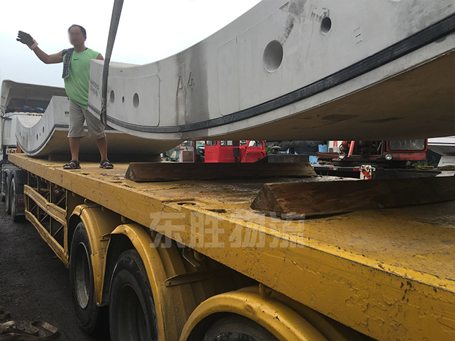 中港吊機(jī)車運(yùn)輸案例，江門到香港預(yù)制件運(yùn)輸